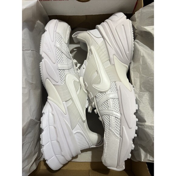 Size 9.5 Women Nike V2K Run White White Blanc/Blanc - Picture 1 of 9